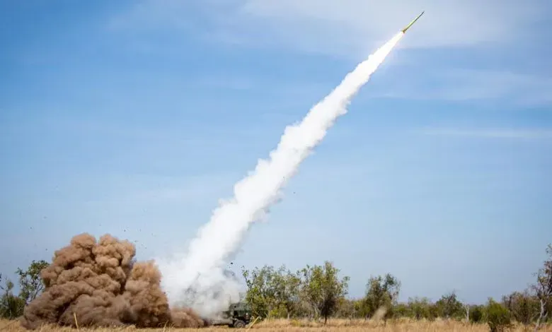 L3Harris将航天推进部门控股权以8.45亿美元售予AE工业合伙，该部门前身Aerojet Rocketdyne正通过增材制造与自动化升级产能，重点支持标枪导弹等国防项目。交易后L3Harris保留40%股份，AE工业合伙将重启"Rocketdyne"品牌。