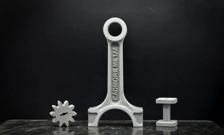 CADmore Metal与Burton Precision合作，在Sinterit Lisa X SLS打印机上实现冷金属熔合(CMF)工艺量产。该方案支持钛合金等金属材料，部件性能达ASTM标准，为实验室和小型厂商提供高性价比金属3D打印解决方案。