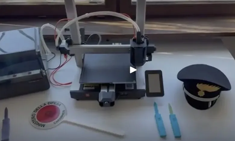 教师在意大洛斯中学查出8厘米聚合物刀片；调查重点指向家用制造及向同学扩散问题