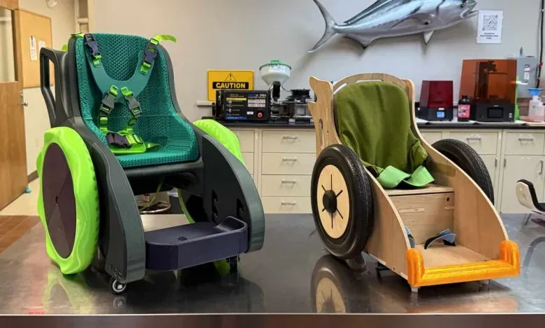 Make Good在Formnext展会展示其3D打印儿童轮椅开源项目，设计免费公开，支持使用基础3D打印机以PETG和TPU材料制作，生产周期约一周。该项目旨在通过社区制造提升医疗普惠性，改善残障儿童的行动独立性。