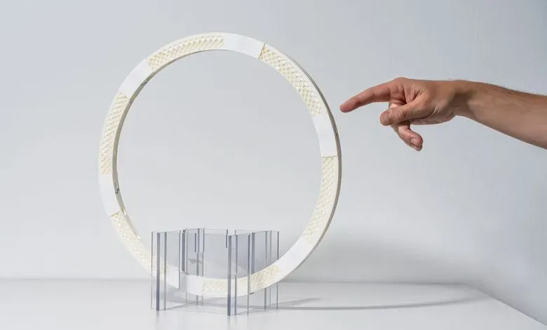 Lithoz将在Ceramitec 2026展示其工业级陶瓷增材制造解决方案，包括CeraFab S320系列在航空航天、半导体及医疗领域的应用实例，如单晶叶片铸造芯、大型半导体部件与3D打印耳模，凸显该技术已全面进入工业化生产阶段。