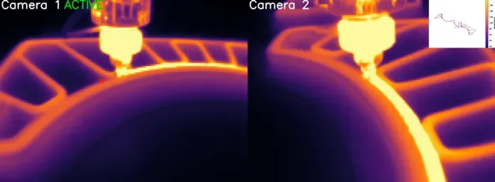 Royal3D开发了层间控制系统，以解决3D打印过程中不可预测的层间温度波动问题，该问题可能导致打印错位和翘曲等缺陷。该系统集成了热成像技术与现有的PLC控制装置，尤其适用于机械臂打印机，提供实时、连续的监控。通过提供关于热量分布和工艺稳定性的精确数据，该系统旨在减少打印错误、改善层间粘合、降低材料浪费、缩短交付周期，并通过数据驱动的洞察力来增强整体质量控制。