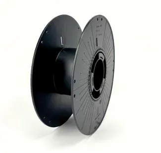 德国塑料线轴制造专家Häfner & Krullmann正扩展其产品线，以满足现代3D打印技术的需求。该公司已研发出专门适配集成多材料系统（MMS）打印机的1公斤精密线轴，例如Bambu Lab的自动供料系统（AMS），该系统能够实现并行线材进给，以支持更高效的多色与多材料打印输出。