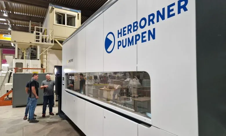 该设备是Laempe Mössner Sinto公司全新工业3D打印产品线中售出的首台机器，与德国泵制造商一同通过资格认证。