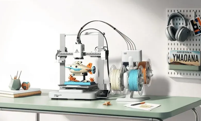 创想三维发布Ender-3 V3 Mega与Neo：Mega具备420mm大构建体积，适合批量生产及85–95A TPU打印，但柔性材料需直连料盘；Neo主打220mm体积、全自动调平与快换喷嘴，面向新手。Mega Combo售价669美元，Neo Combo为329美元，覆盖量产与入门两端。