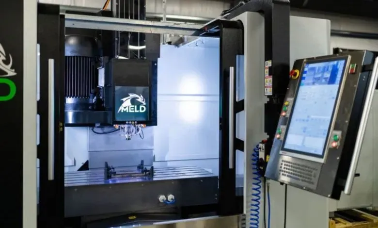 固态增材制造商MELD PrintWorks将于2027年在弗吉尼亚州启用定制工厂，用于扩大大型金属零件产能。其工艺采用固态沉积，不熔化底层合金，瞄准航空航天、国防等领域对高性能部件的替代需求，并强调强化质量控制、缩短交付周期，同时与当地院校合作保障人才。