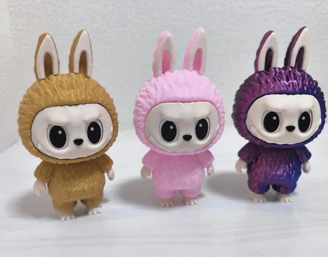 3D打印模型平台侵权诉讼频发，但技术趋势无法阻挡。文章指出IP方应转变思路：或自建官方3D模型平台，或与硬件厂商合作授权，将对抗转为共赢，探索数字时代IP商业化的新路径。