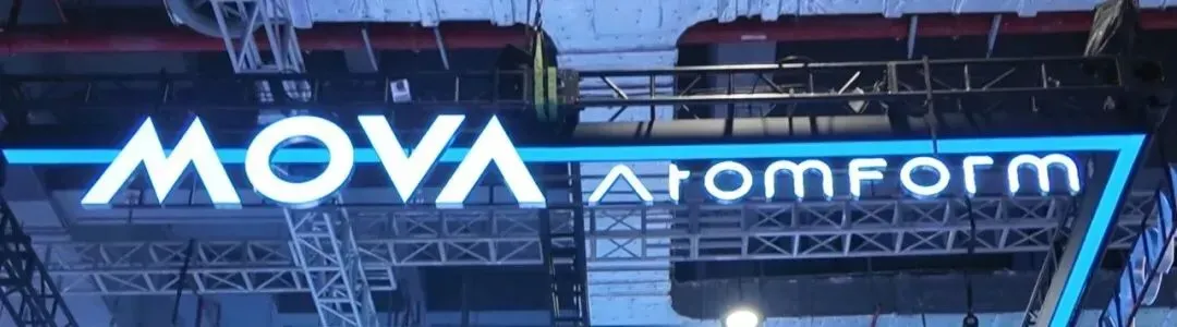 Palette 300搭载12喷嘴轮盘系统，通过切换预装喷嘴实现多色打印，理论上消除串色并大幅减少废料。配套RFD-6供料系统支持36色组合，内置传感器与AI摄像头保障精度。该设备以$2199定价瞄准专业与创作市场，预计2026年Q2上市，旨在革新桌面级多色FDM打印体验。