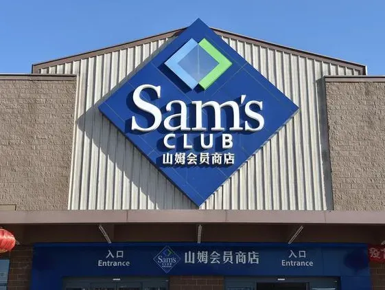 拓竹通过进驻山姆会员商店和meland儿童乐园，精准切入中产家庭与亲子场景。此举打破行业传统渠道逻辑，将产品融入目标客群的日常轨迹——让家长在消费中自然接触，让孩子在体验中主动种草，以双线协同推动家庭决策闭环，标志着消费级3D打印正式迈入大众生活视野。