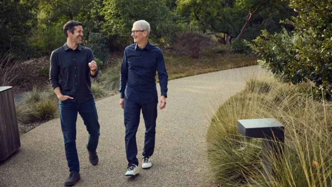 苹果新任CEO John Ternus作为机械工程师出身，曾主导Apple Watch Ultra 3钛合金3D打印量产，标志苹果首次将增材制造列为高管核心功绩。其上任有望加速3D打印从表壳向iPhone、iPad等产品渗透，推动消费电子供应链从千万级向亿级订单跃升。
