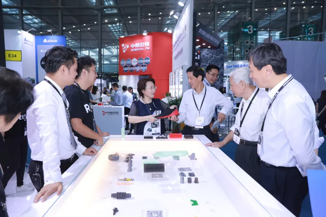 阔别6年后，TCT深圳展将于2025年9月10-12日回归深圳会展中心，聚焦粤港澳大湾区消费电子、模具、珠宝及牙科医疗产业，联动粉末冶金与先进陶瓷，与上海TCT亚洲展双城协同，推动增材制造技术落地与产业升级。