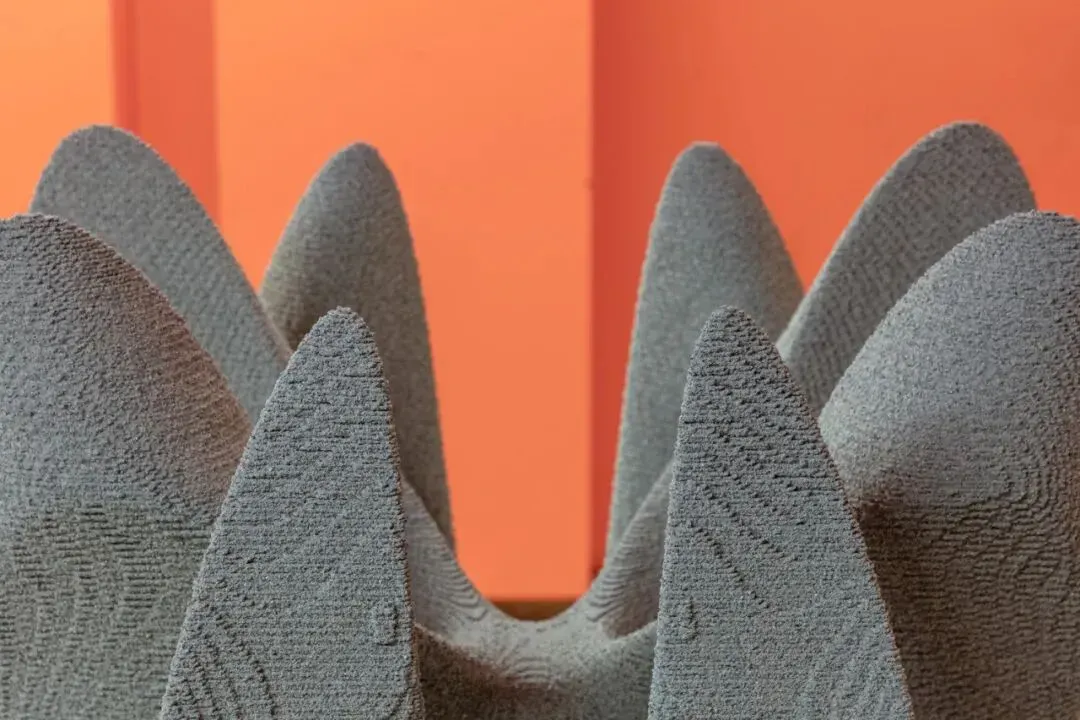 ZHA联合HKSTP与D-Shape展示Nereid：以大型3D打印pH中性低碳混凝土礁体，结合参数化仿生设计修复香港海洋栖息地，保护中华白海豚，并探索「生态修复即服务」的蓝色基建商业模式。